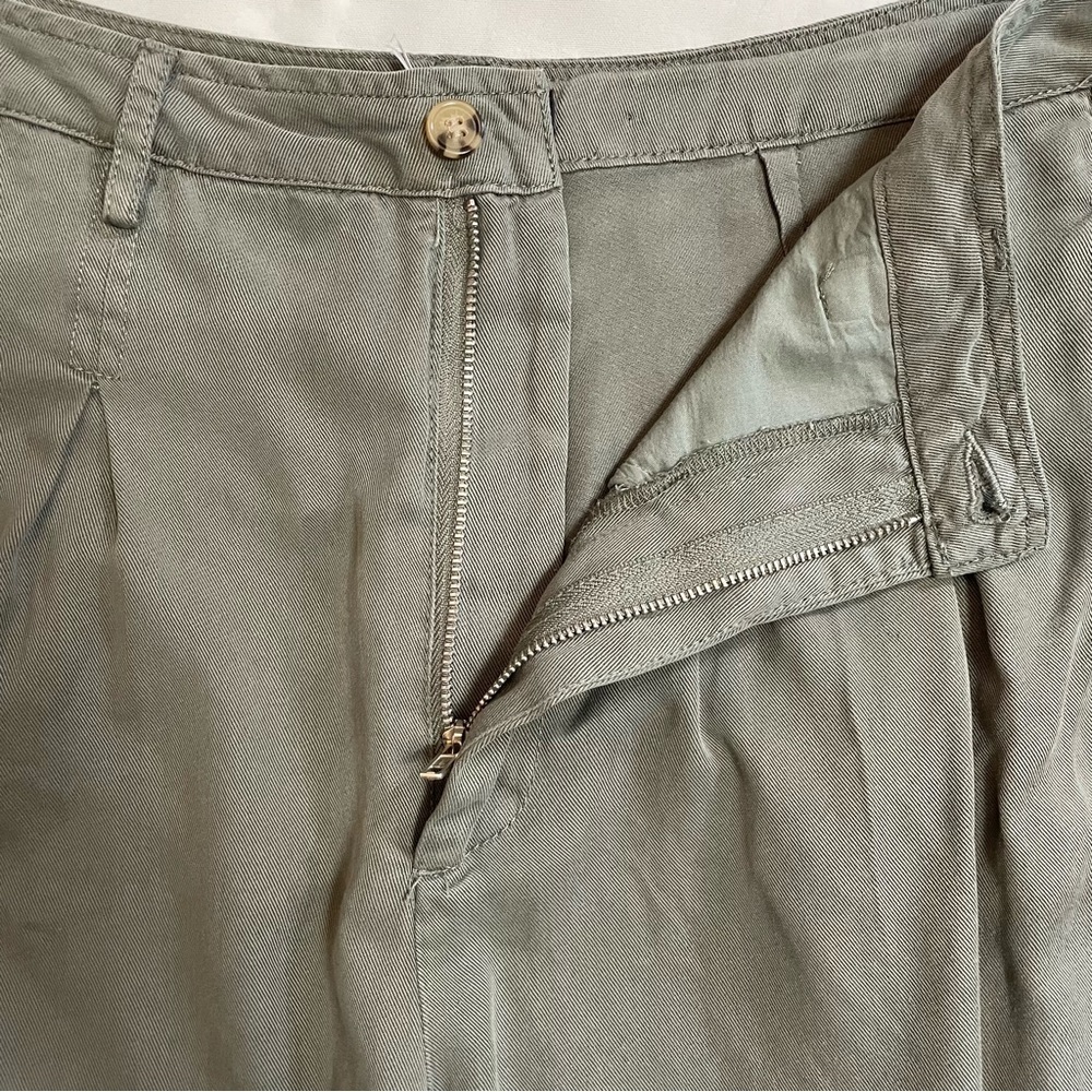 NWT New Velvet Heart Laurent Pleated Olive Jogger Size L - Picture 10 of 10